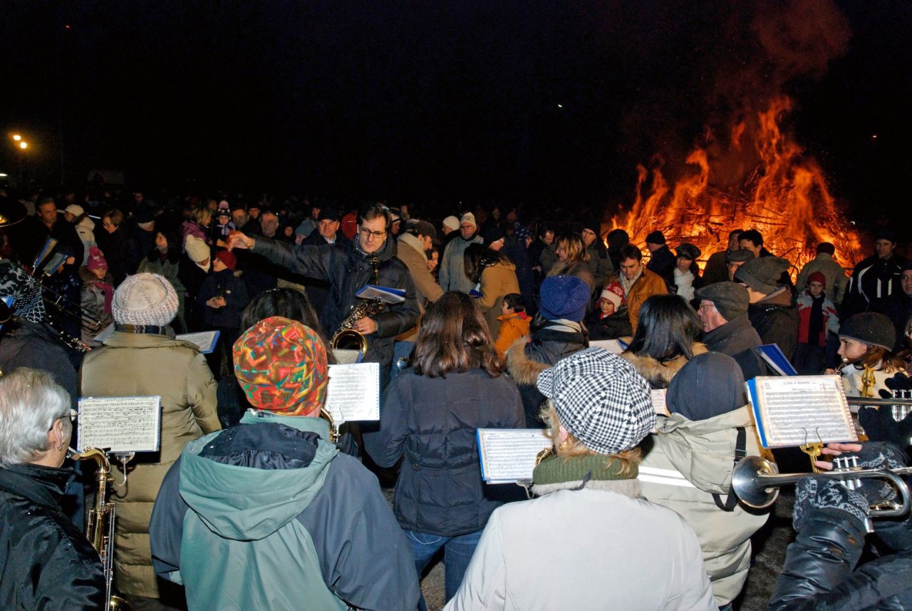 Falò di sant’Antonio, si riconferma la tradizione