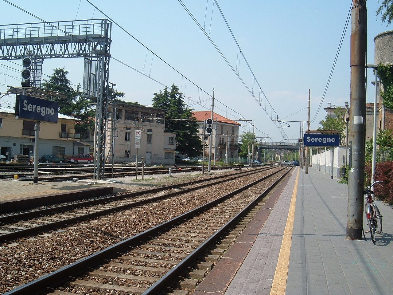 Passeggero senza biglietto pesta il capotreno