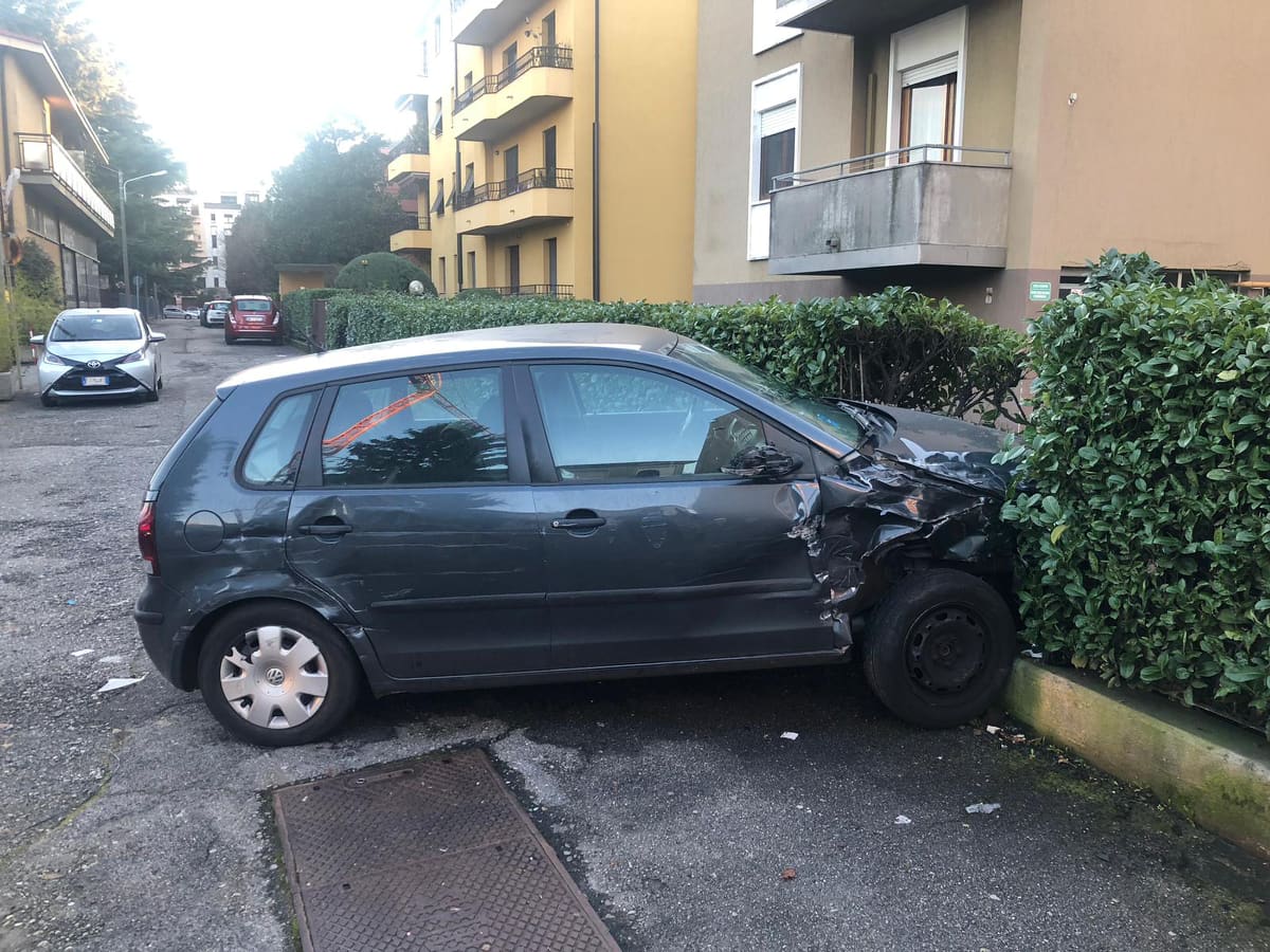 Schianto contro un camion: 59enne in ospedale