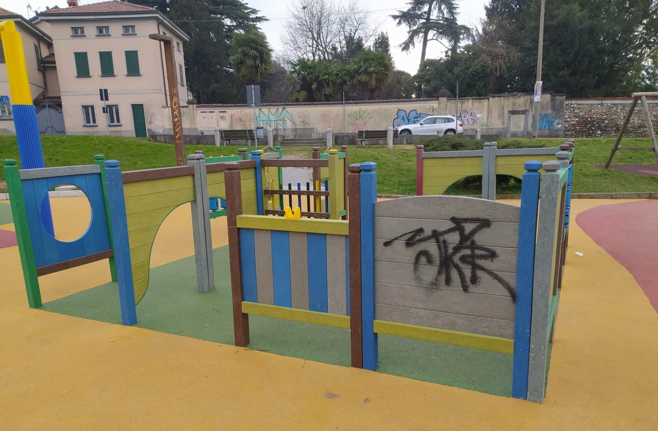 Parco inclusivo: il taglio del nastro è fissato ma c’è chi ancora non lo rispetta