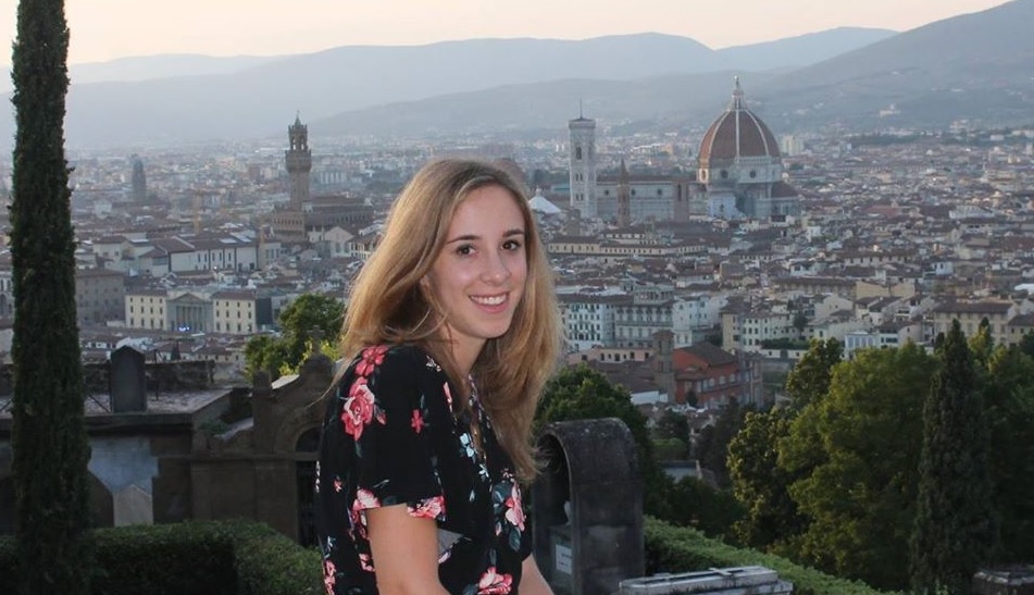 Oggi l’addio al sorriso della 23enne Bea Tremolada
