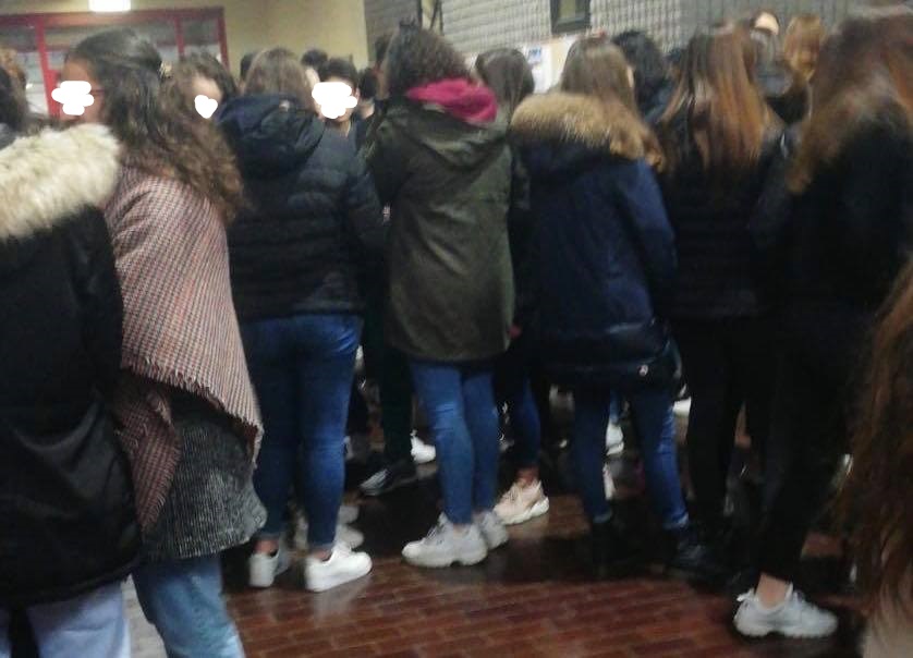 Omnicomprensivo al freddo: 1500 studenti a casa