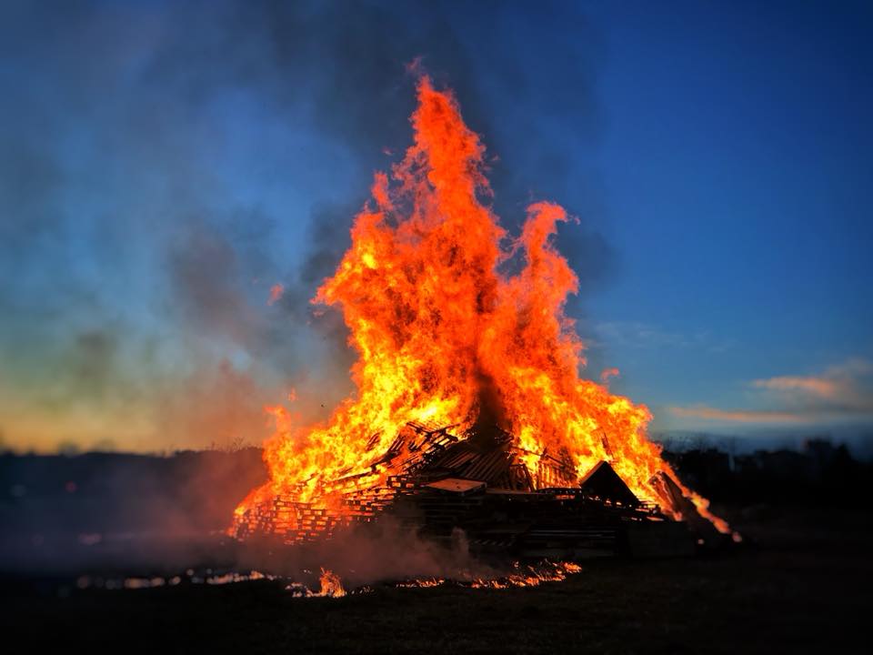 A Villasanta è scontro per il falò di Sant’Antonio in oratorio