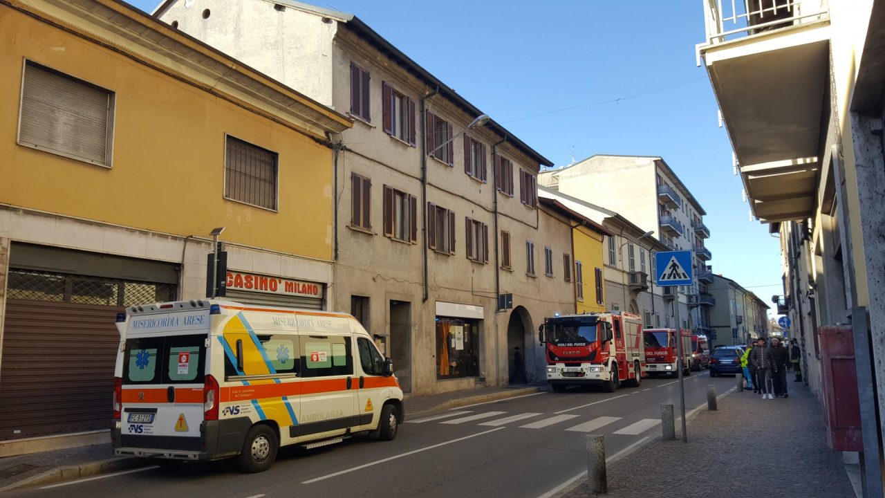 Barlassina, Vigili del Fuoco in corso Milano: incendio a una canna fumaria