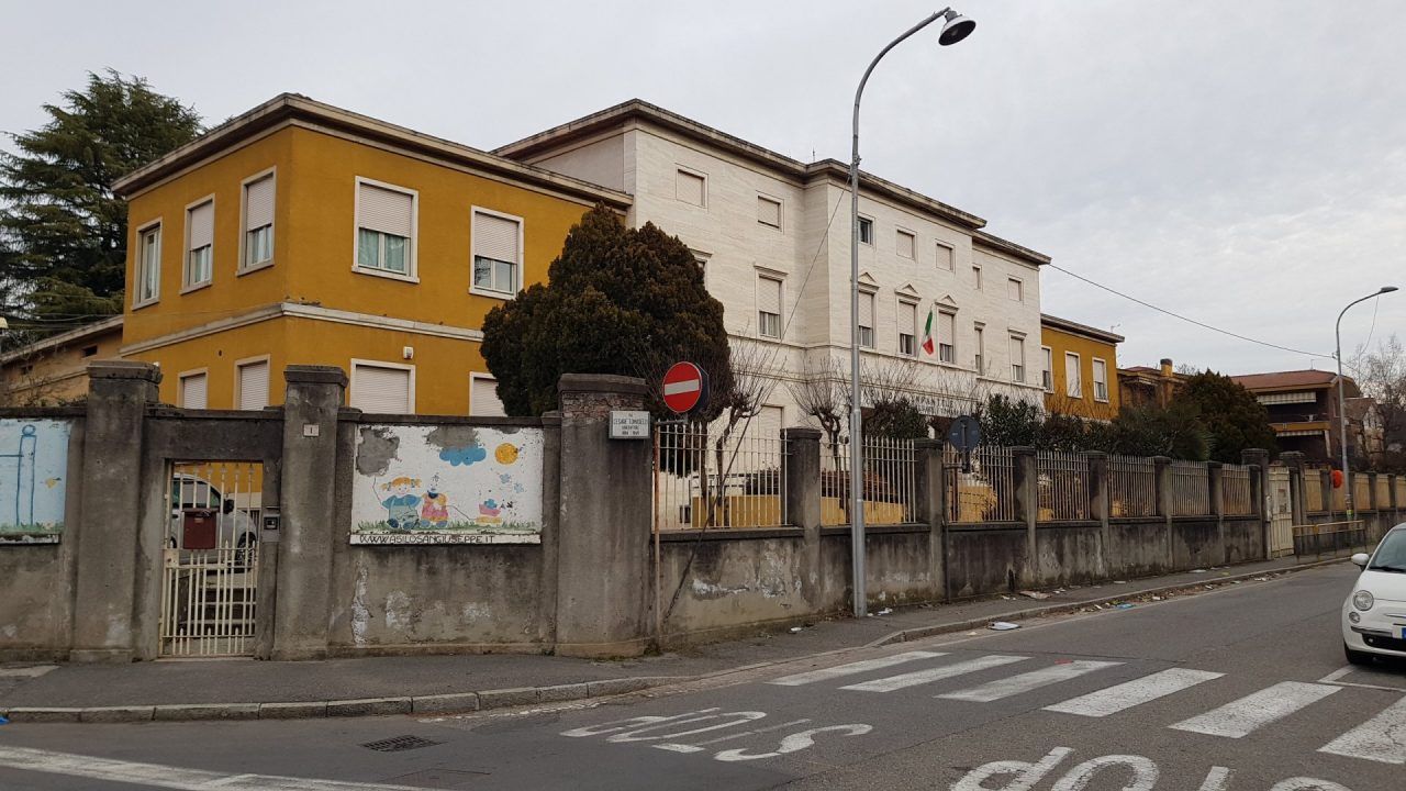 “Salviamo l’asilo San Giuseppe”, il centrodestra scende in piazza accanto ai genitori