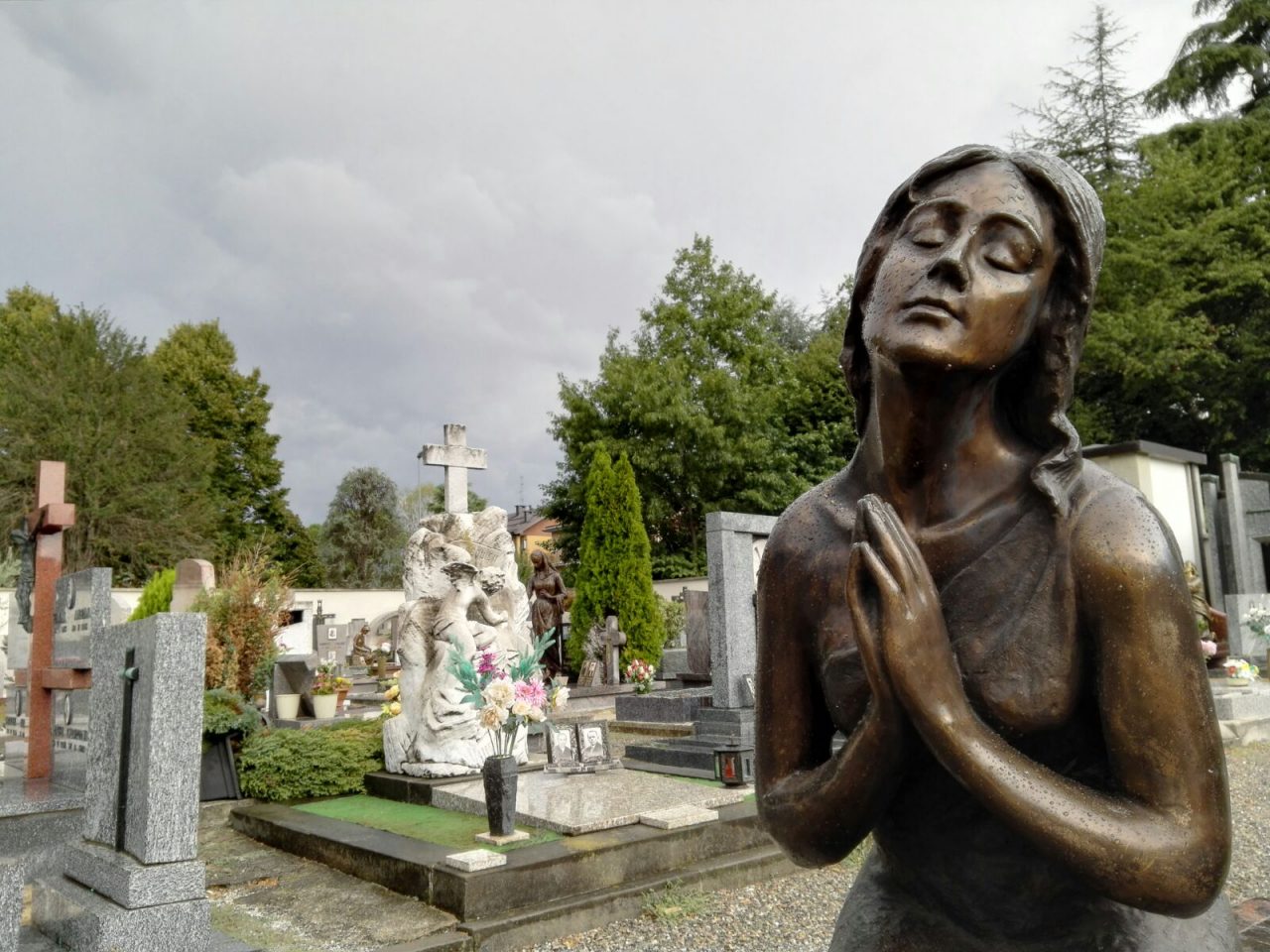 Decessi, in un anno oltre 100 morti in più: colpa del Covid?