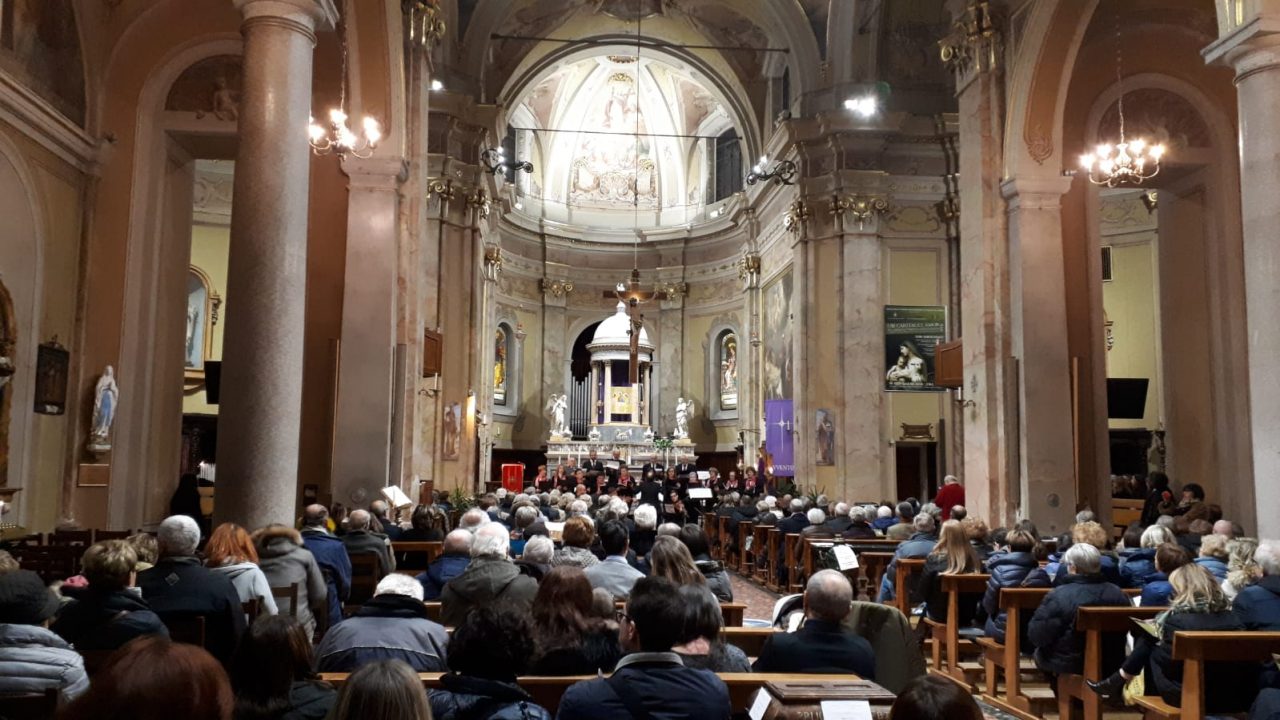 Il Coronavirus non ferma la Messa in diretta su Facebook