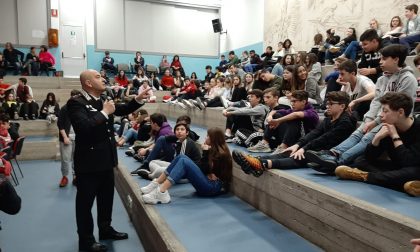 Studenti a lezione di Costituzione, in cattedra i Carabinieri FOTO