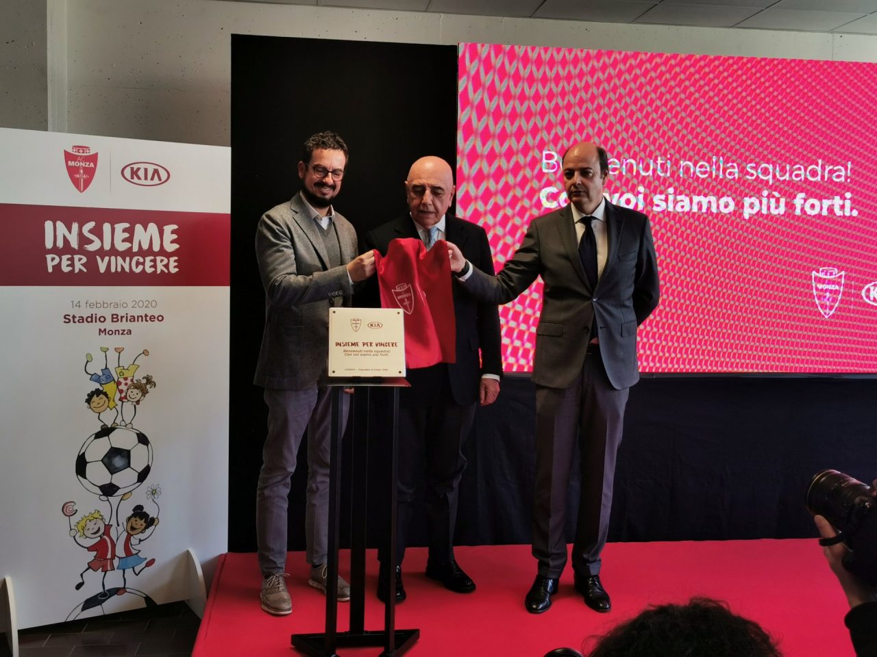 AC Monza e KIA Motors trasformano l’ambulatorio di neuropsichiatria infantile di Desio in uno… stadio