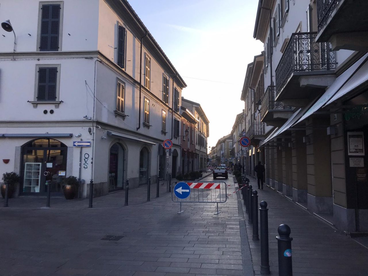 Coronavirus, in via Bergamo impazzano le passeggiate con Fido