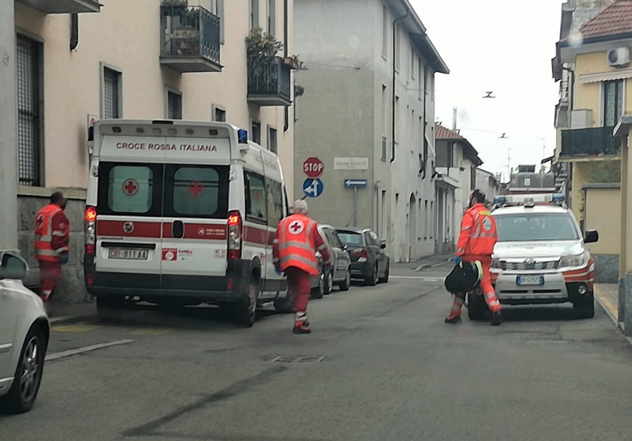Malore in casa a Seregno, grave una donna di 39 anni
