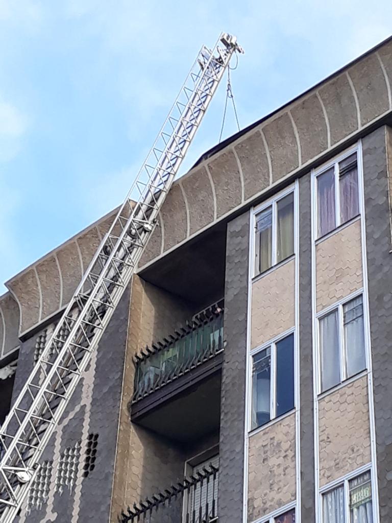 Le raffiche di vento fanno chiudere una strada