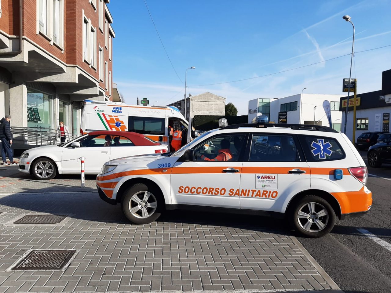 Malore in farmacia a Meda, paura per un 61enne