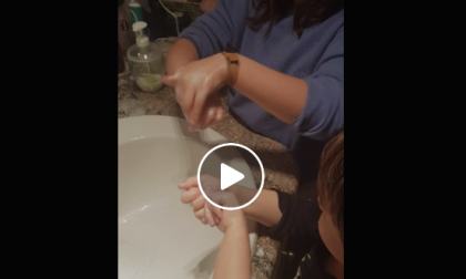 E Salvagente insegna come lavare le mani ai bambini VIDEO