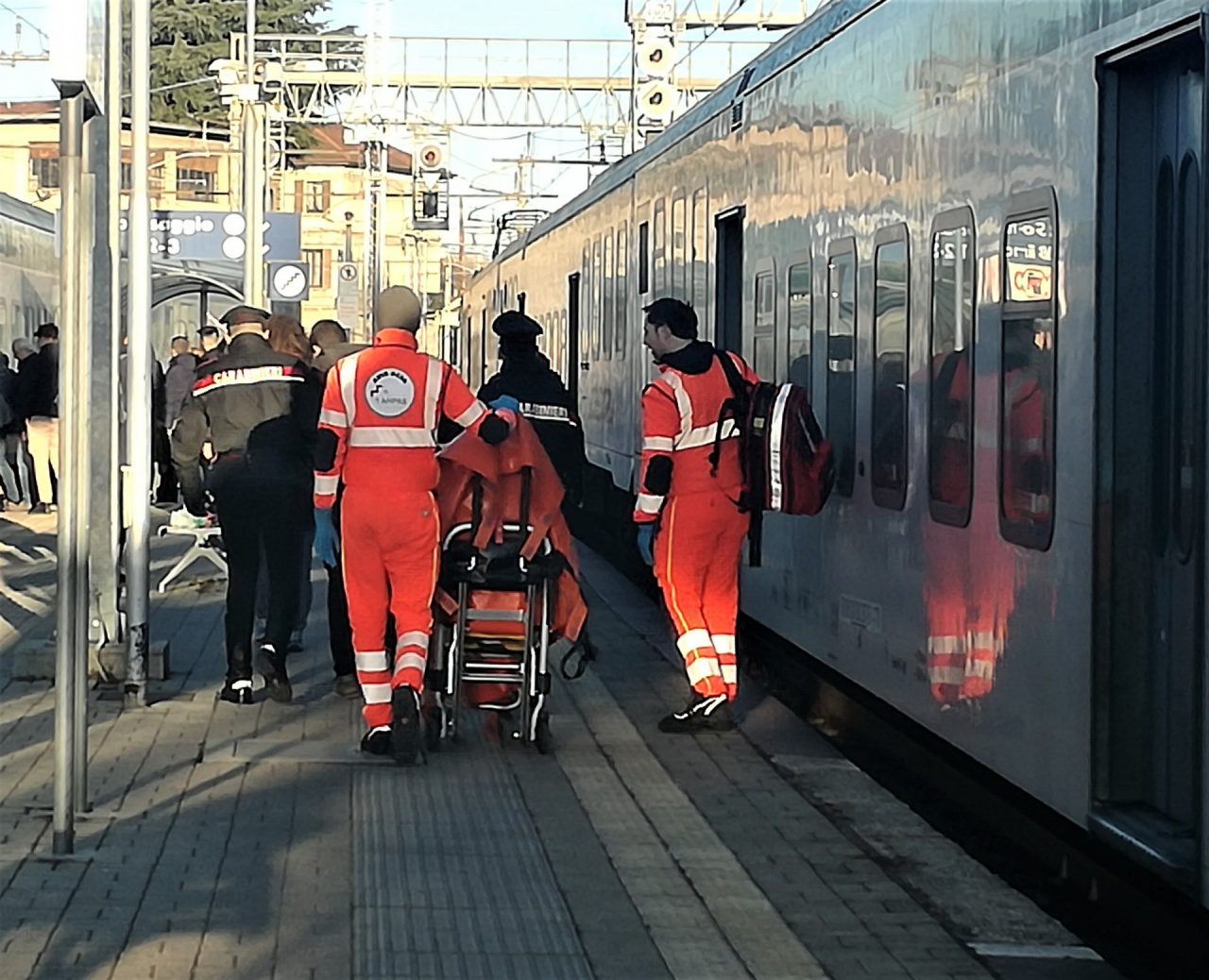 Carabinieri in stazione e treno soppresso a Seregno