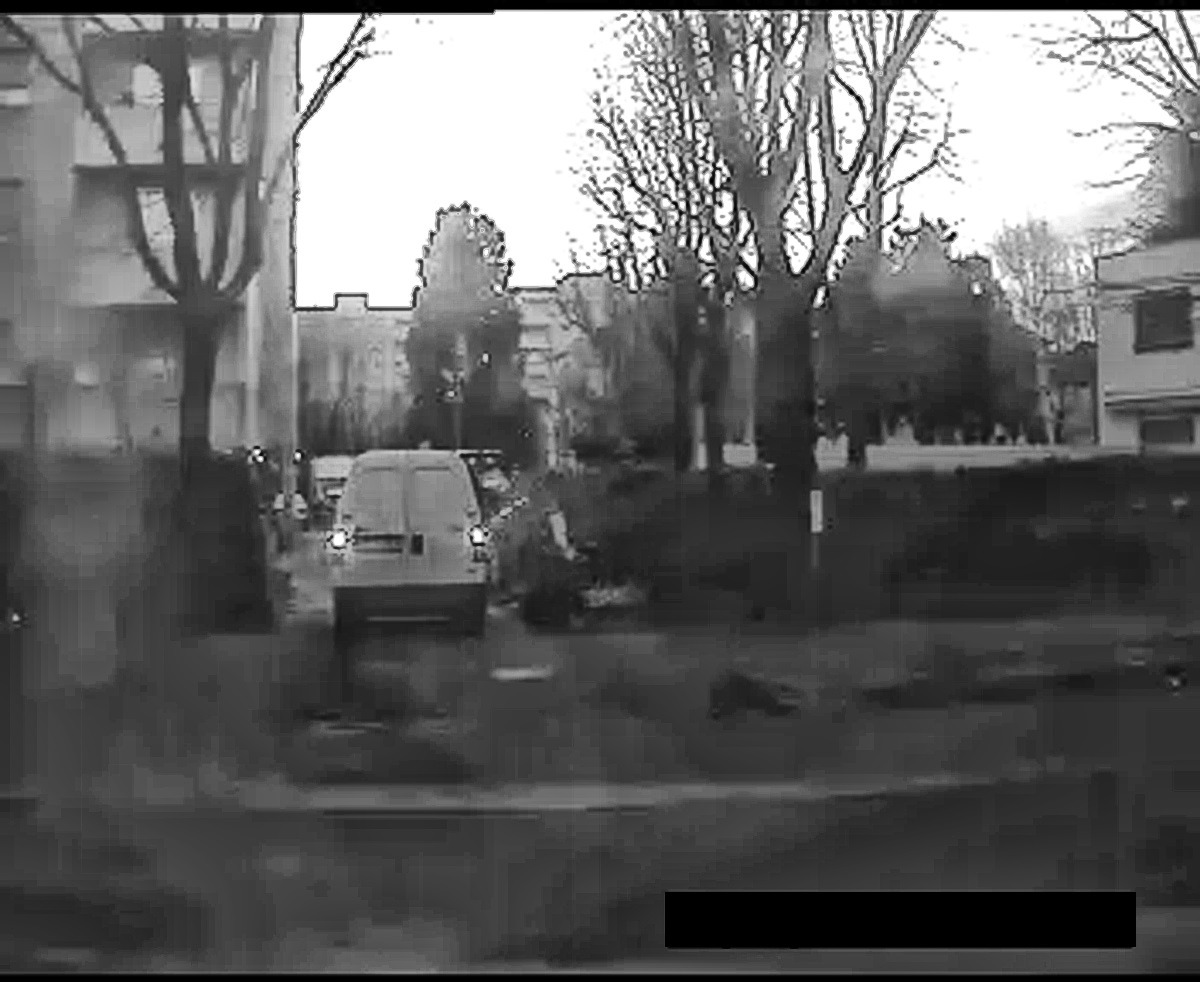 Seregno, ripreso dalle telecamere mentre abbandona i rifiuti
