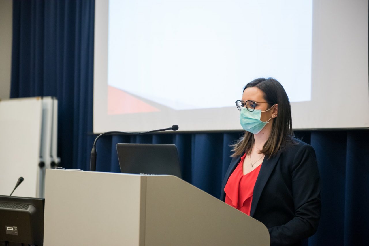 Coronavirus, si laurea infermiera a porte chiuse
