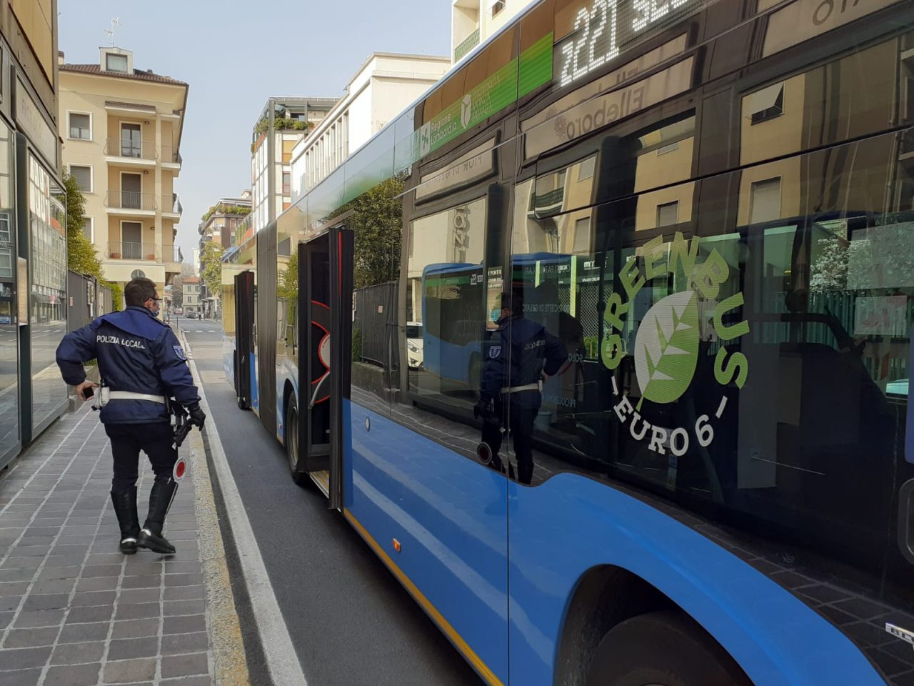 Sul bus senza autocertificazioni, extracomunitari denunciati