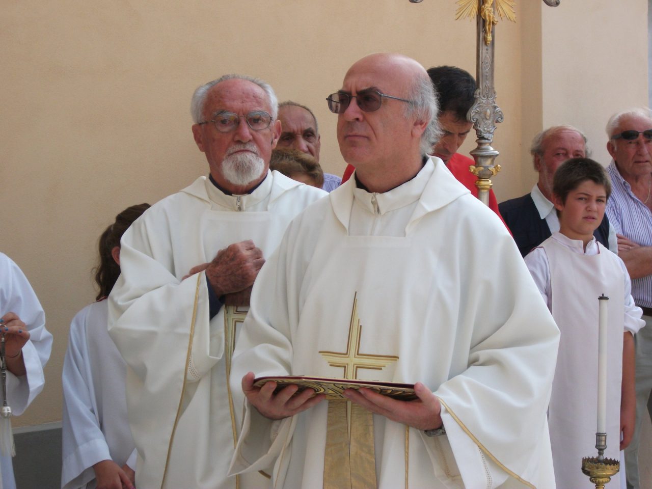 Teatro, eventi e fiaccolata per salutare don Giandomenico Colombo