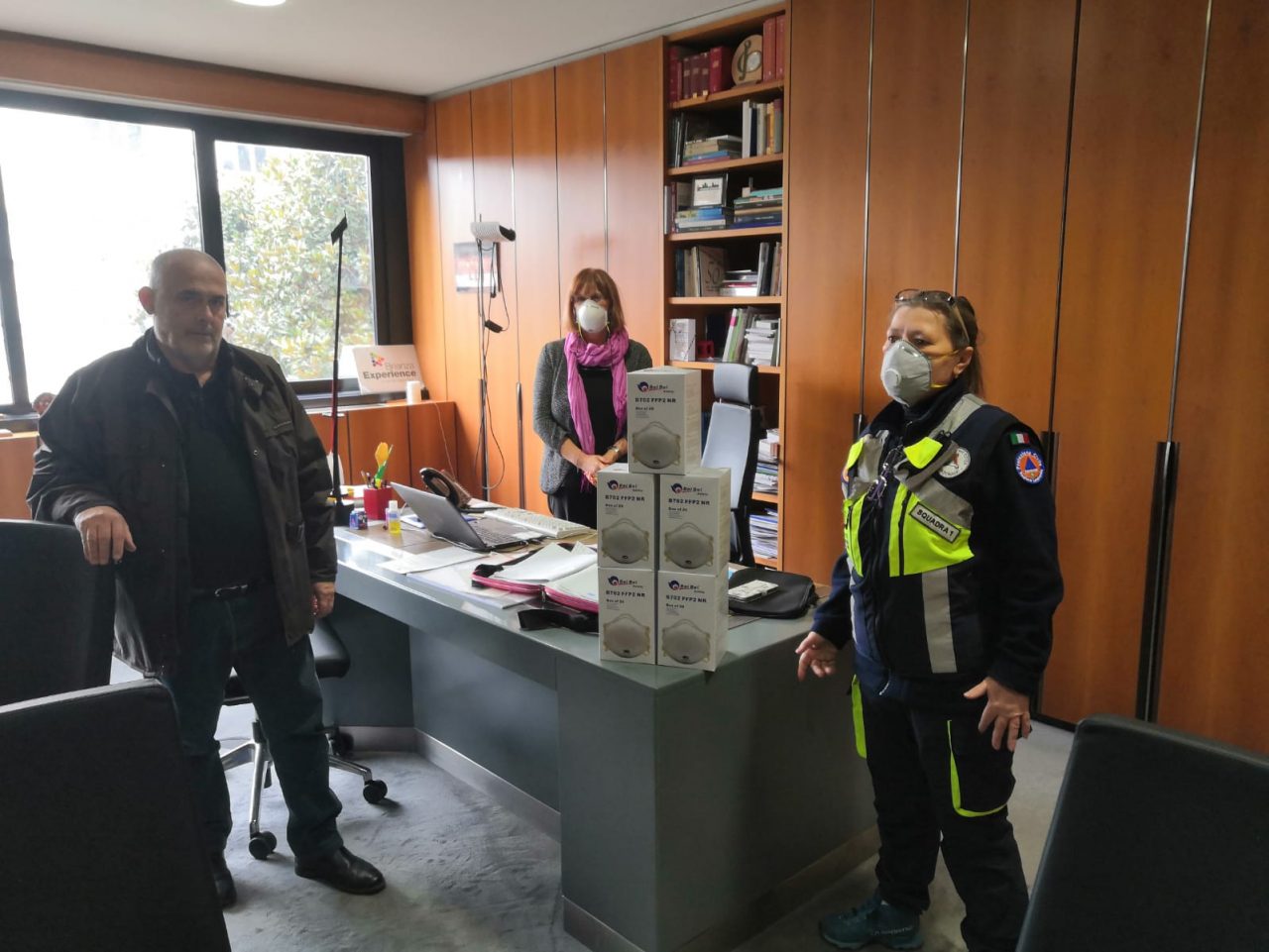 Generoso imprenditore dona mascherine alla sua città