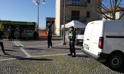 Protezione civile in strada per controllare i cittadini