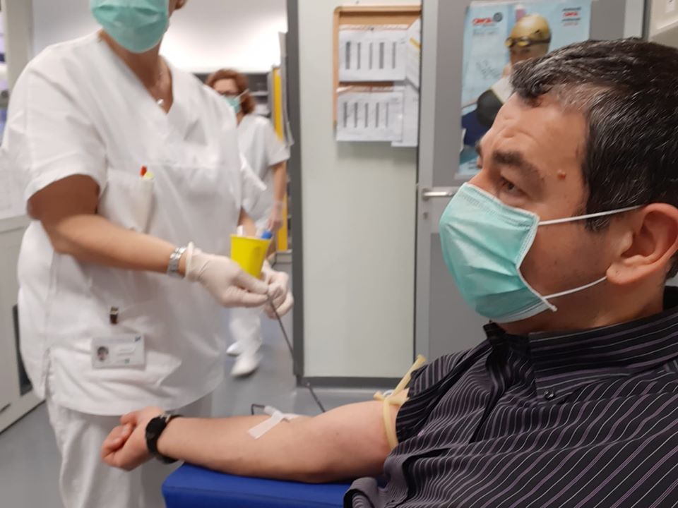 Emergenza coronavirus, il sindaco di Vimercate dona il sangue