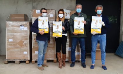 Oltre una tonnellata di cibo per cani in dono all’Enpa di Monza