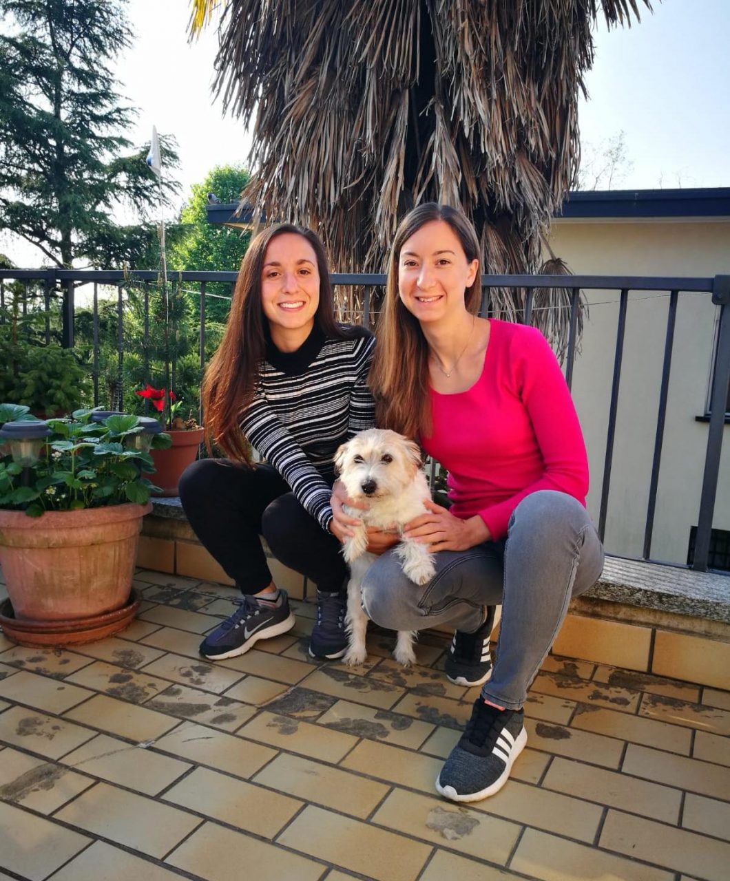 Il suo padrone muore, la cagnolina Zelda viene adottata dalle vicine di casa
