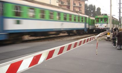 Tempi di attesa troppo lunghi ai passaggi a livello, Rete Ferroviaria Italiana risponde al sindaco