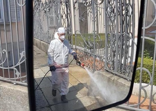 Sanificazione strade, disinfezione di marciapiedi e piste ciclabili VIDEO