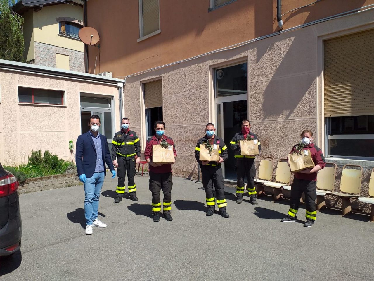 Carate: pranzo speciale e colombe per tutti gli operatori in prima linea