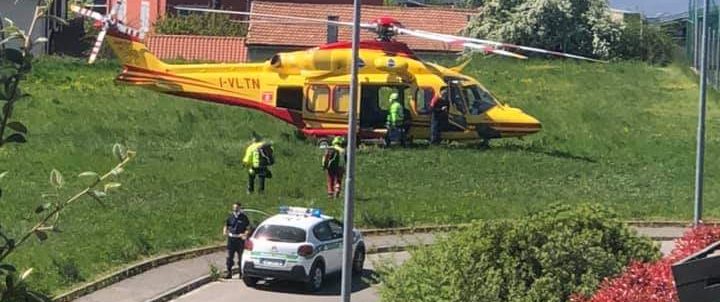 Bimba cade in casa e sbatte la testa: arrivano ambulanza ed elisoccorso