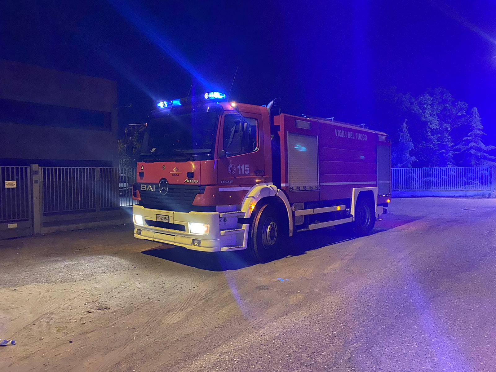 incendio balle fieno nova vigili fuoco