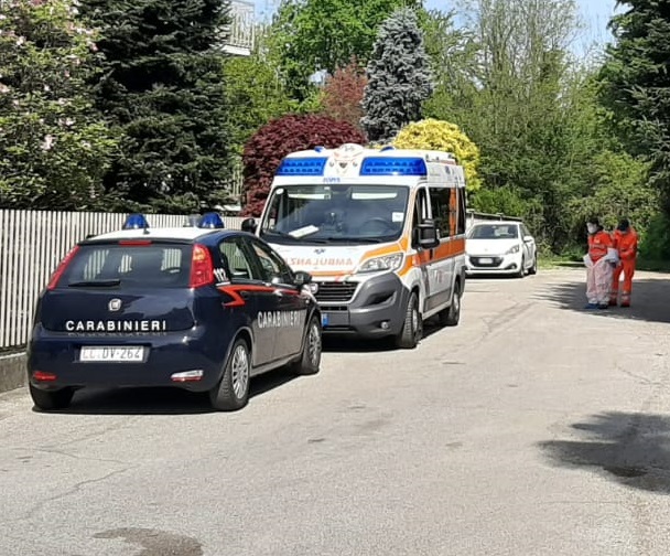 Uomo trovato morto in casa a Meda