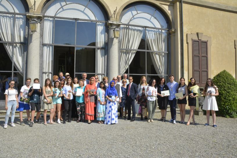 La scuola media di Lesmo sbanca il concorso “Centro Giovani e Poesia”