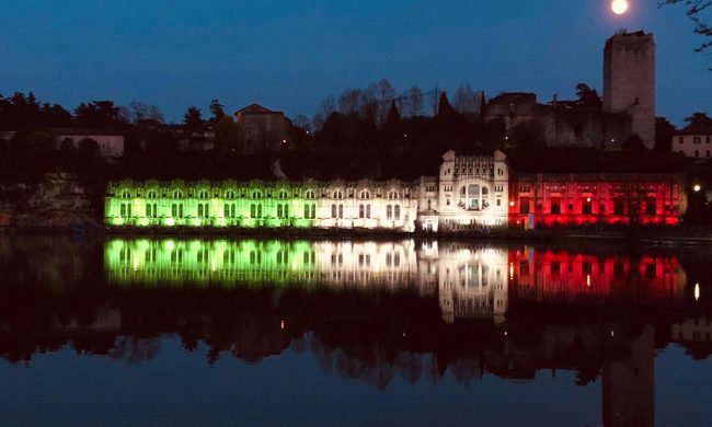 Anche la Centrale Taccani si illumina con il tricolore