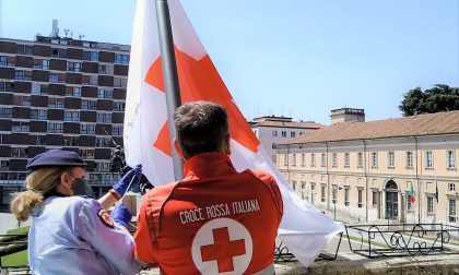 Giornata Mondiale della Croce Rossa: la bandiera sventola dal balcone del Comune