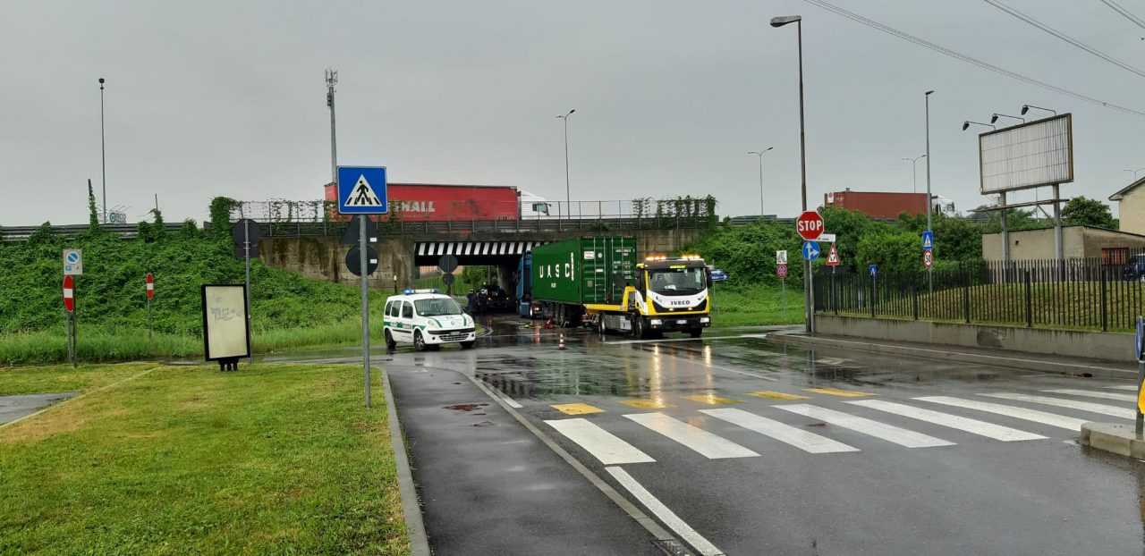 Nessun danno alla struttura del ponte di Cesano dopo l’urto di un tir