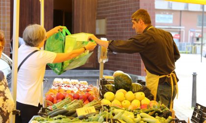 Oggi riprende il mercato, ma solo per gli alimentari