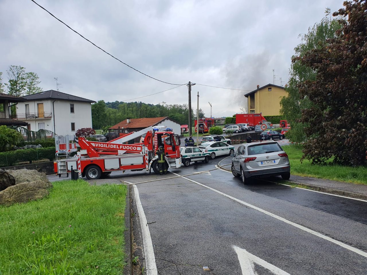 Esplosione in una villetta nel comasco: morto un ragazzo di 21 anni IL VIDEO DELLO SCOPPIO