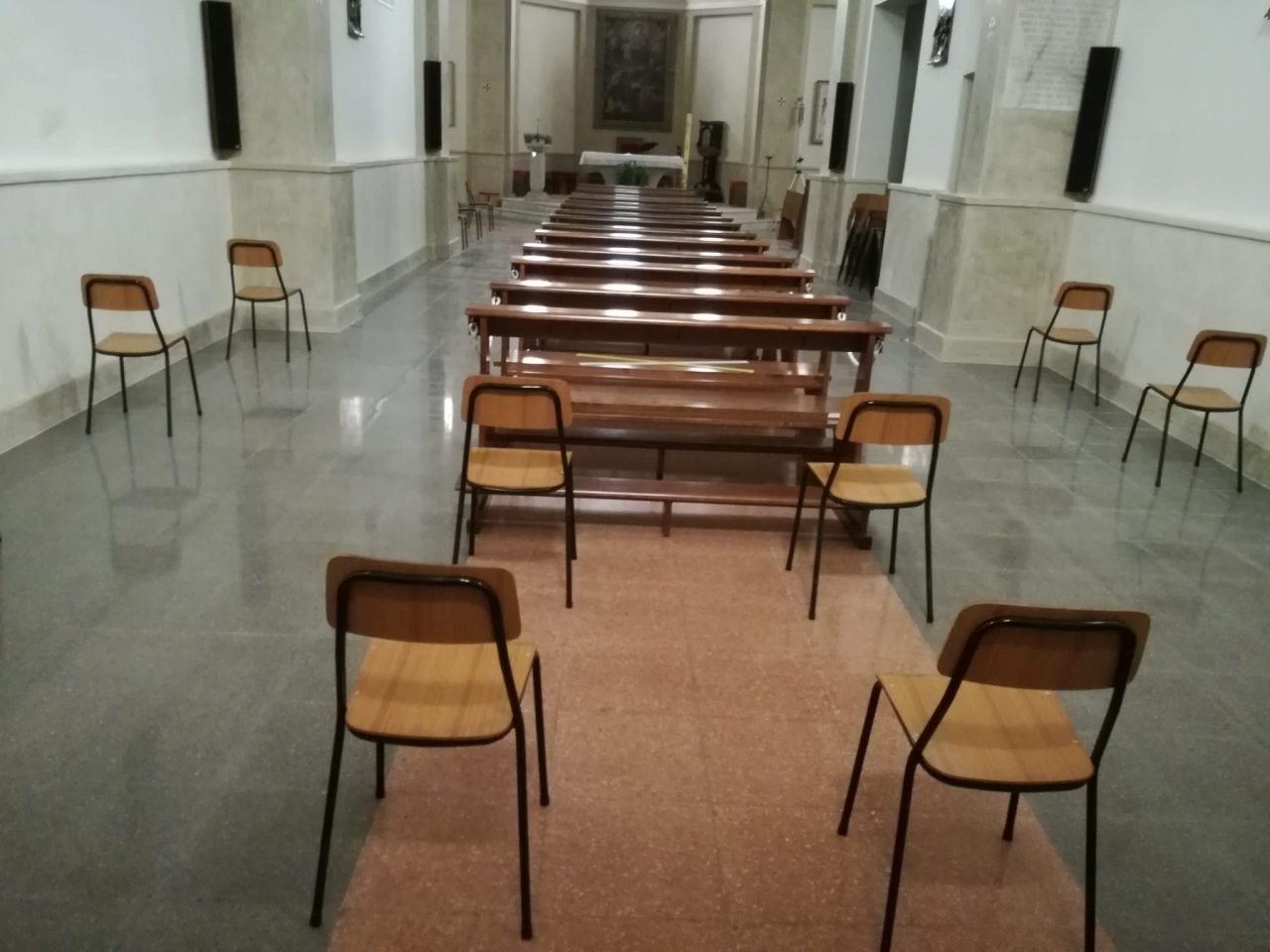 Le chiese della Brianza si preparano ad accogliere i fedeli FOTO