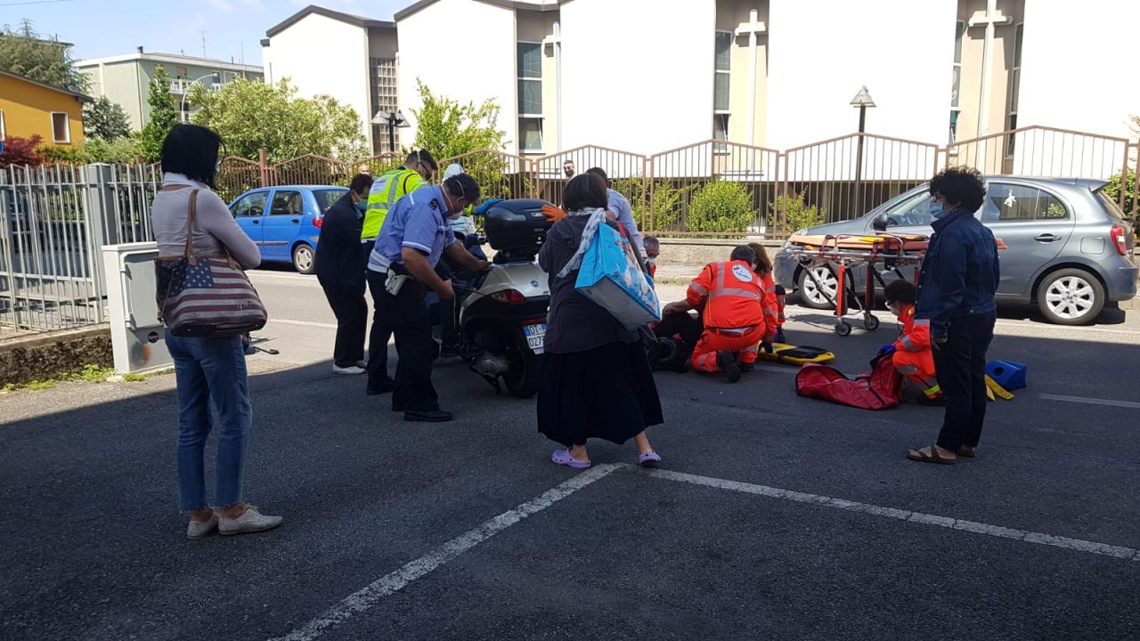 Arcore: scontro in via Beretta, centauro in ospedale
