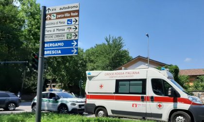Intervengono per sedare una lite tra automobilisti: agenti della Polizia locale aggrediti