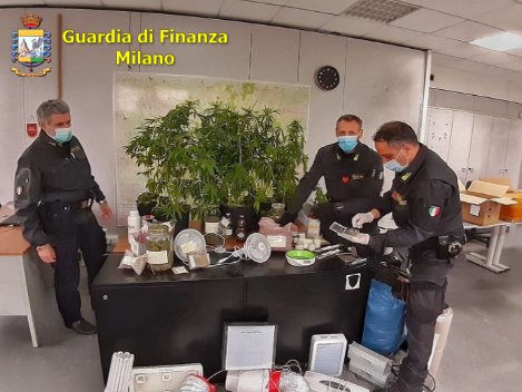 Scoperto un laboratorio clandestino per la produzione di droga: lissonese arrestato