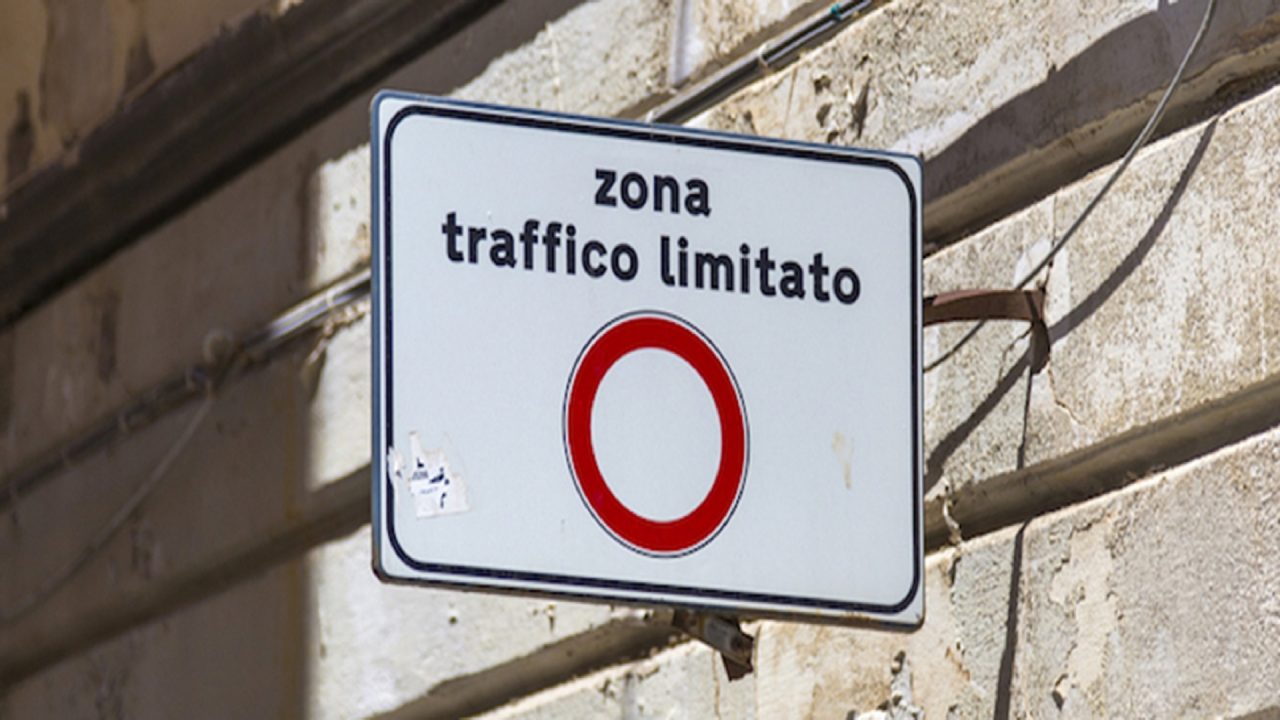 In occasione delle iniziative natalizie a Desio estesa la Ztl