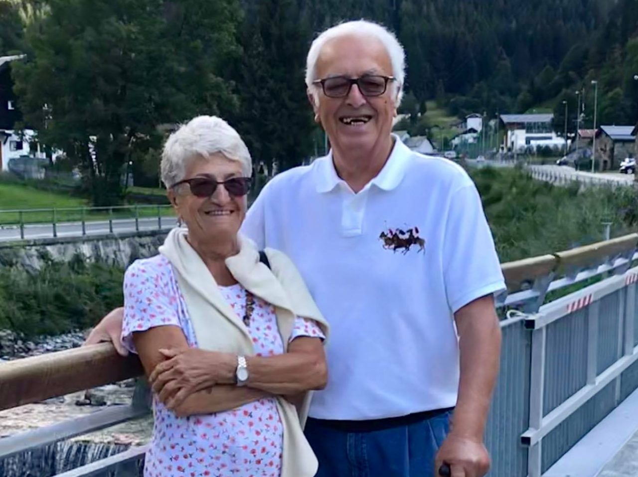 Le sue ceneri disperse nel suo amato lago di Como
