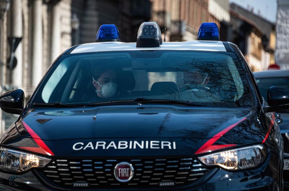 Finto tecnico fugge con gioielli e 2mila euro in contanti