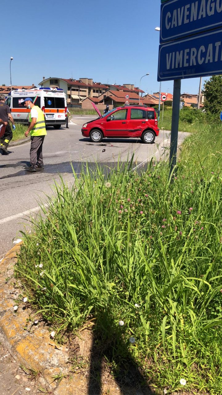 Ribaltamento ad Agrate: soccorsi sul posto in codice rosso