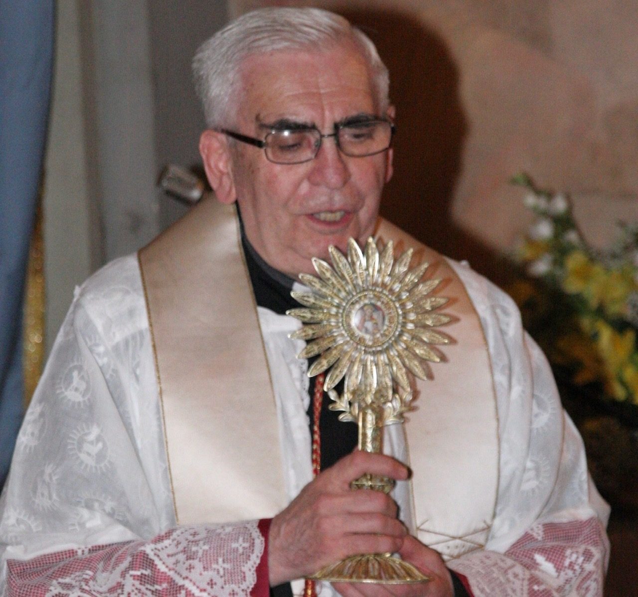 Carate Brianza, un libro raccoglie le omelie dell’ex prevosto
