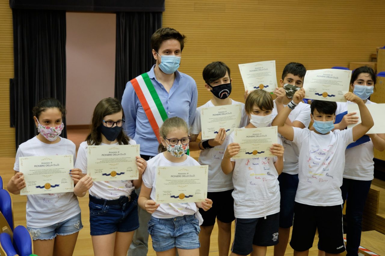 Seregno ha salutato i “pionieri” della didattica a distanza